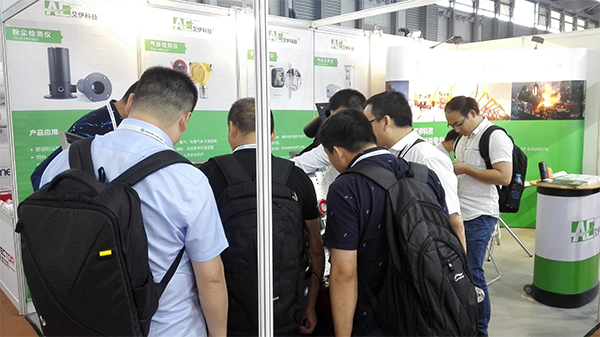 現(xiàn)場(chǎng)客戶(hù)咨詢(xún)離心機(jī)氧含量分析儀產(chǎn)品 現(xiàn)場(chǎng)客戶(hù)咨詢(xún)離心機(jī)氧含量分析儀產(chǎn)品