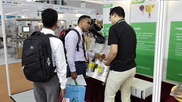 國(guó)外客戶(hù)咨詢(xún)我司產(chǎn)品 國(guó)外客戶(hù)咨詢(xún)我司產(chǎn)品